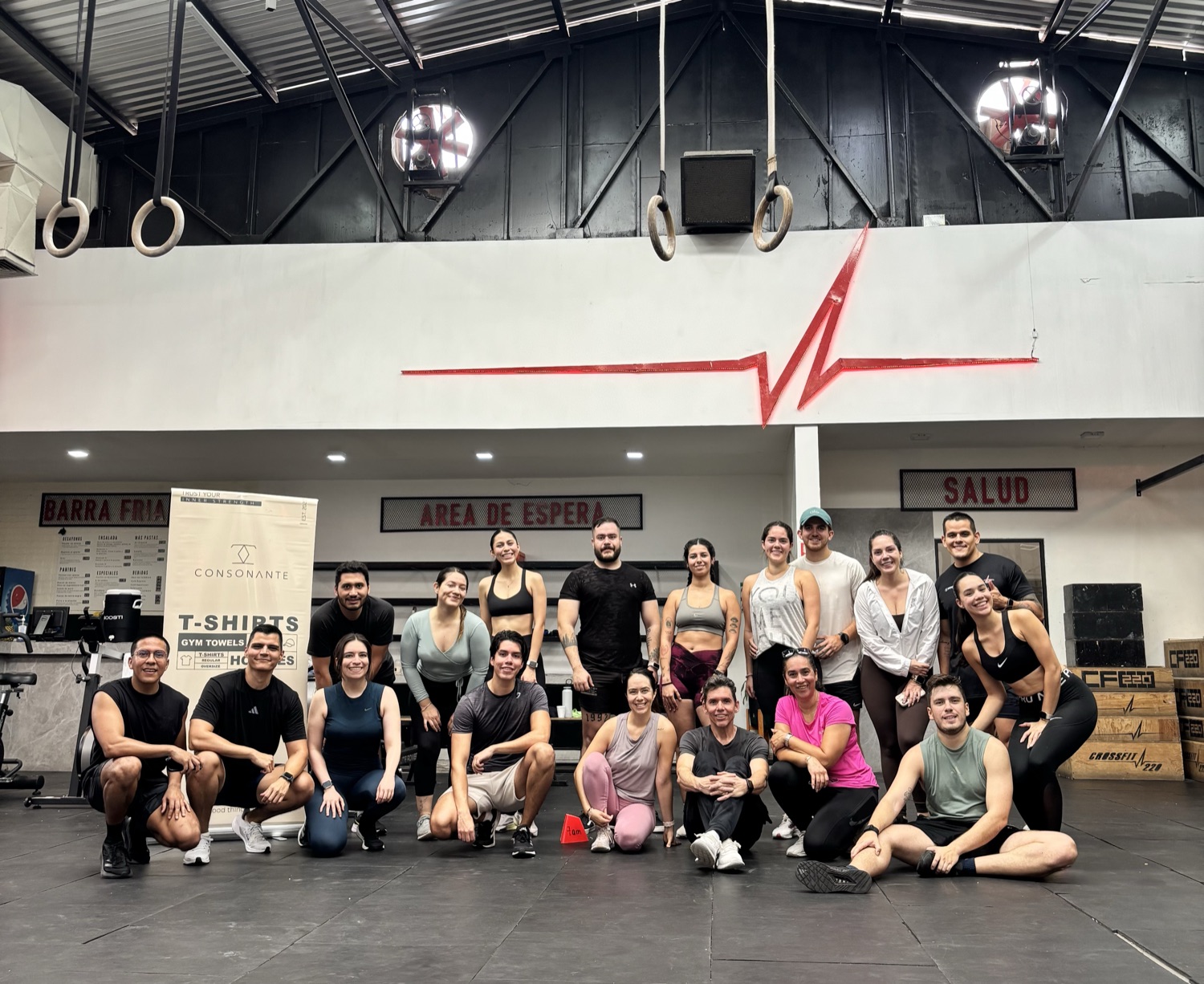 Comunidad MellowFit entrenando junta